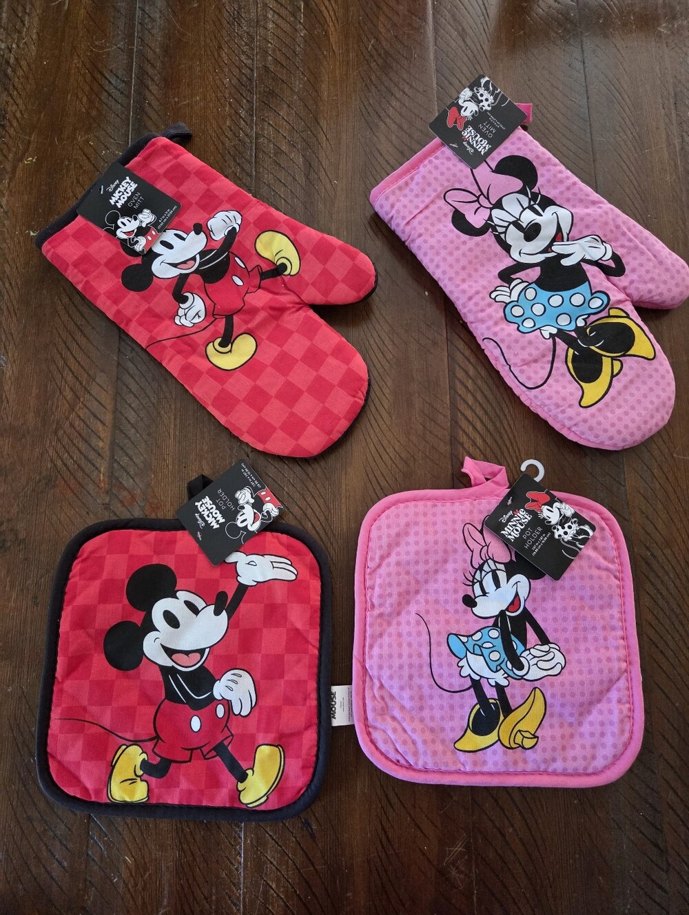 Disney Mickey & Minnie Oven Mitts and Pot Holders - Red & Pink 4 Piece Set